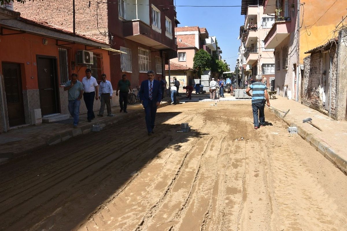 Başkan Alıcık; "Mahallelerde Asfaltsız ve Parke Taşı Kaplanmamış Yol Kalmayacak"