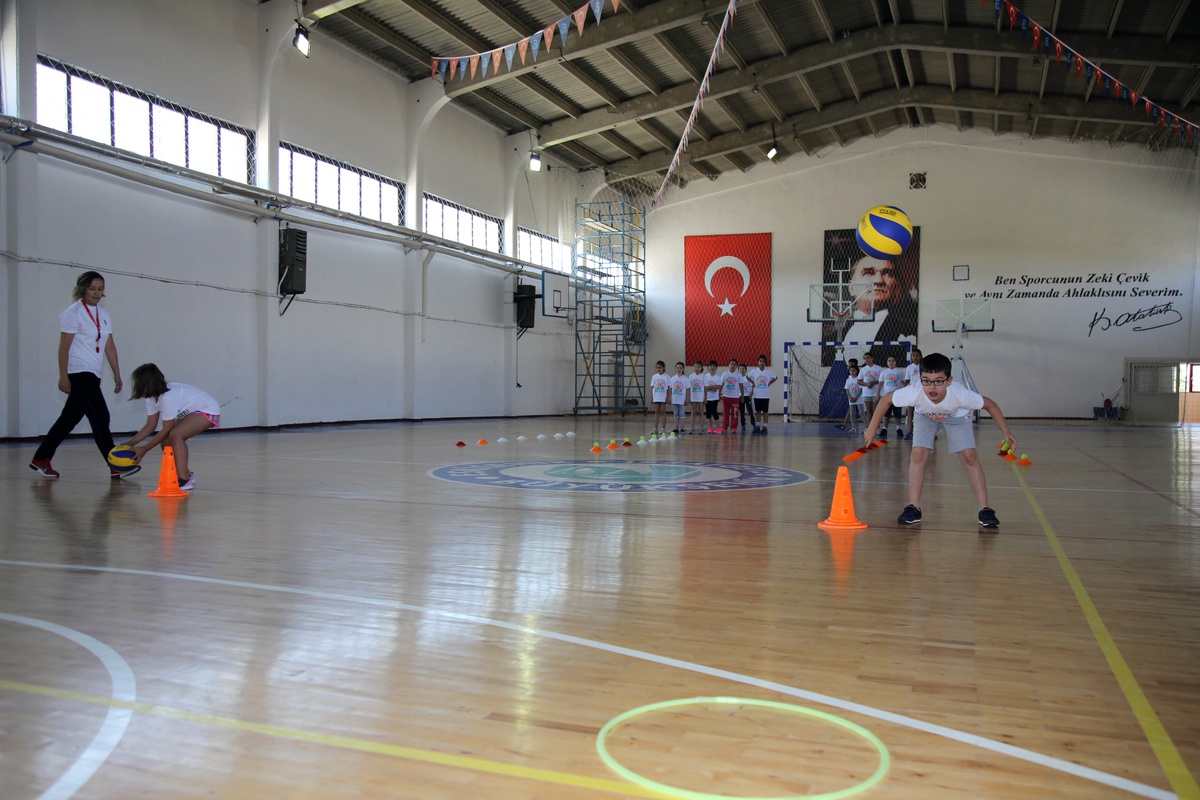 Büyükşehir Yaz Spor Okullarına Büyük İlgi