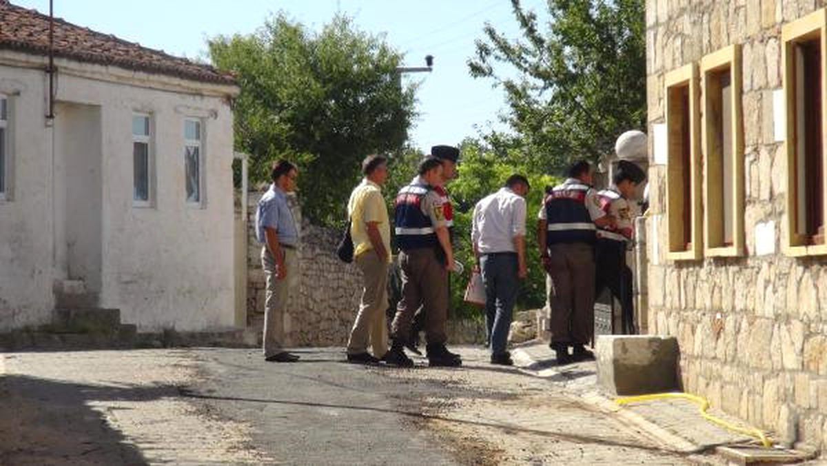 Çanakkale\'de Top Mermisi Patladı: 1 Ölü (2) - Yeniden