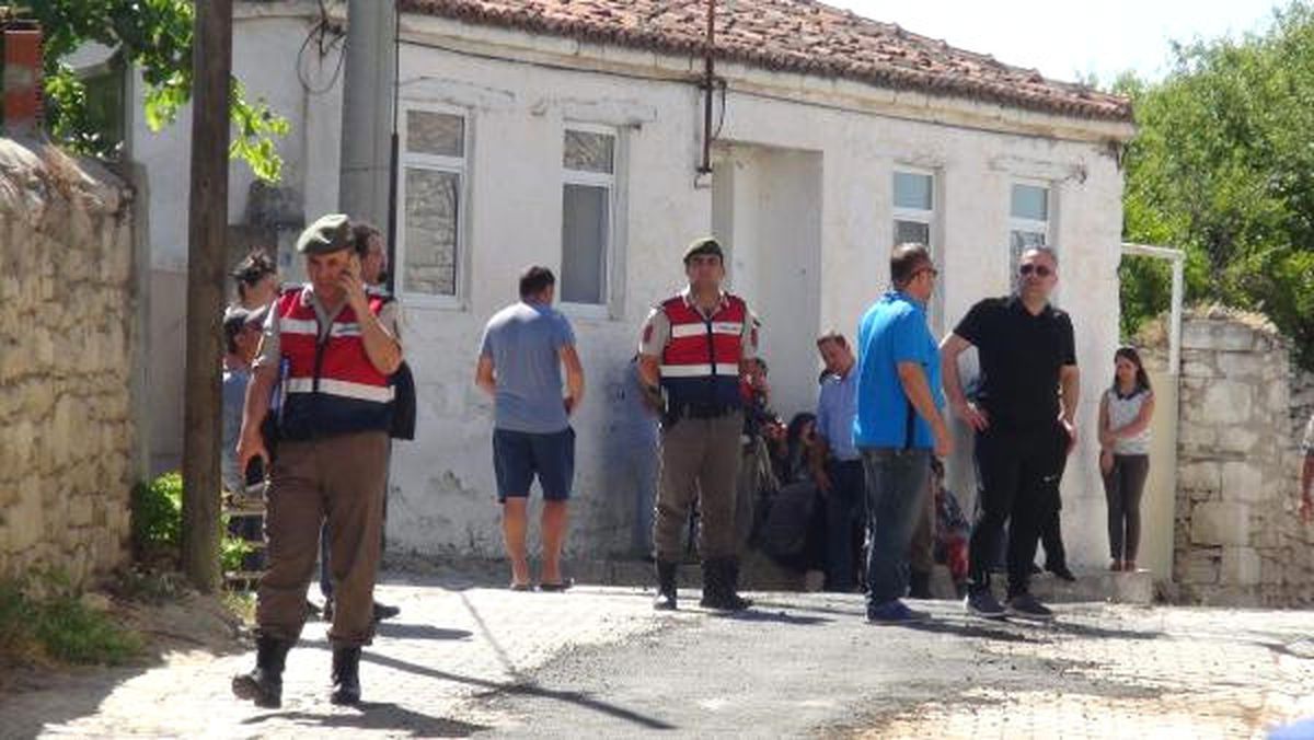 Çanakkale\'de Top Mermisi Patladı: 1 Ölü (3)
