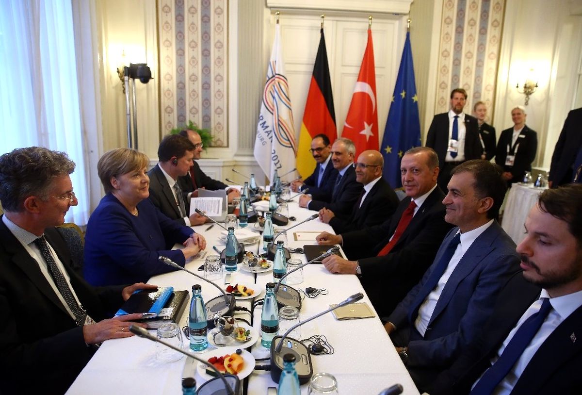 Cumhurbaşkanı Erdoğan, Almanya Başbakanı Merkel ile Görüştü