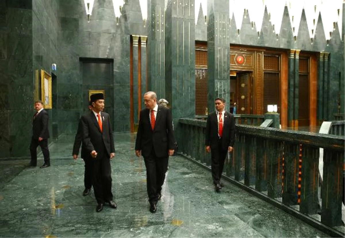 Cumhurbaşkanı Erdoğan Endonezya Cumhurbaşkanı Widodo ile Heyetlerarası ve Başbaşa Görüştü