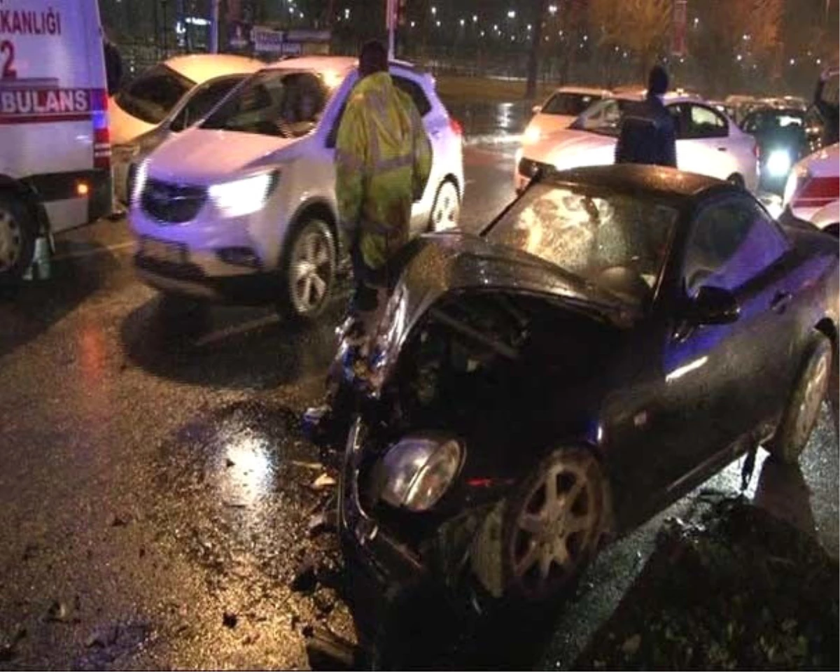 Dha İstanbul - Maltepe\'de Zincirleme Trafik Kazası: 1\'i Ağır 4 Yaralı