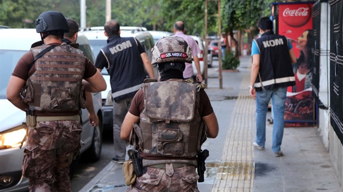 Dha Yurt: Diyarbakır\'da 400 Polis ile Hava Destekli Operasyon