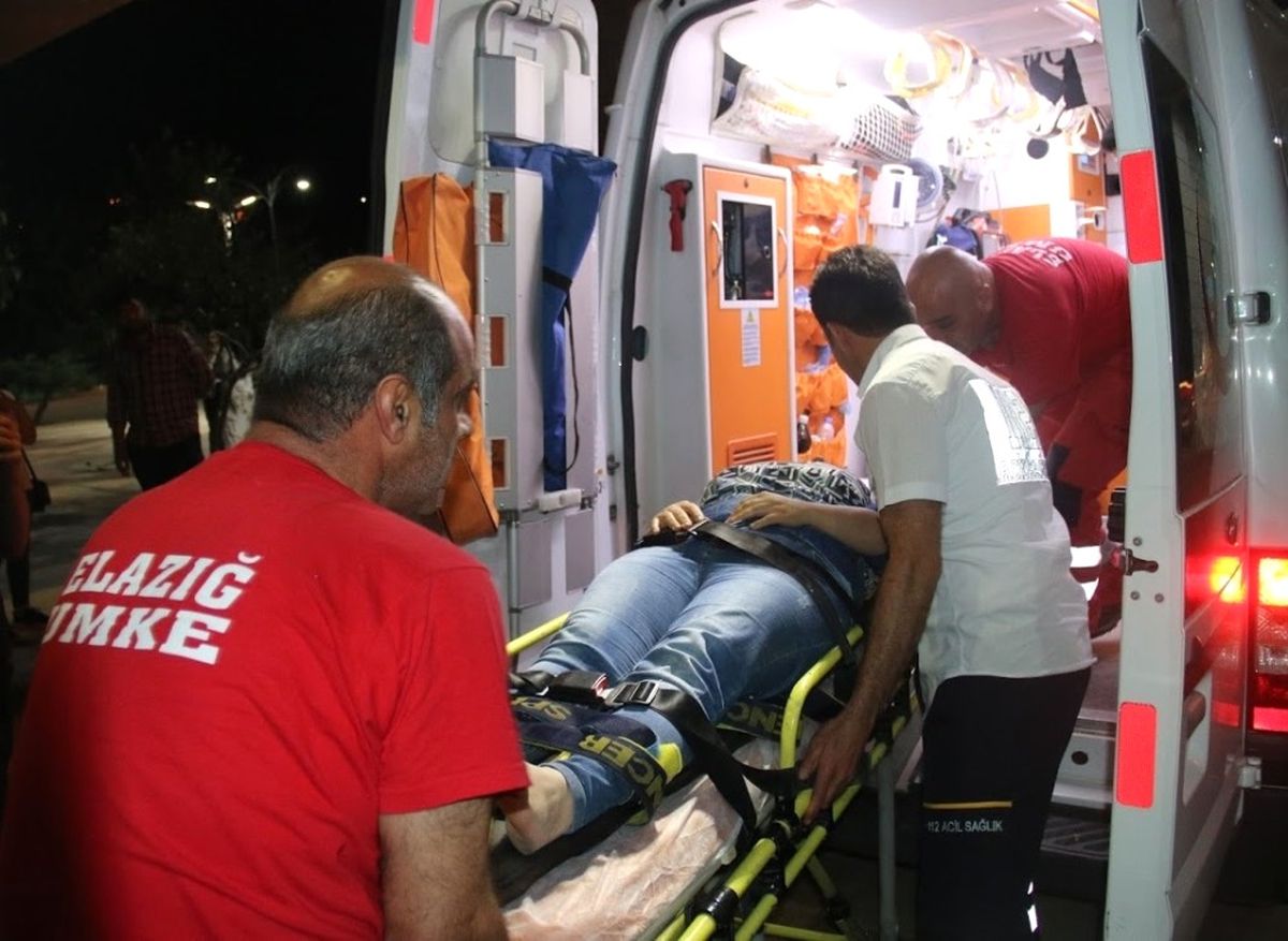 Elazığ\'da Trafik Kazası: 5 Yaralı