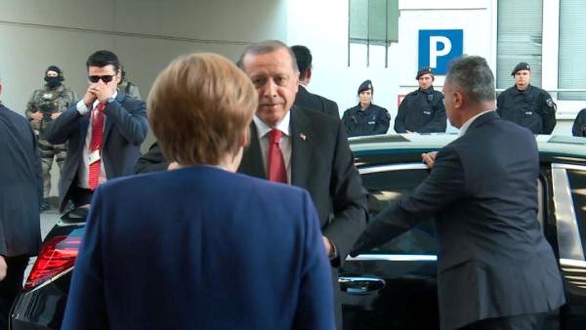 Erdoğan, Merkel\'le Görüştü
