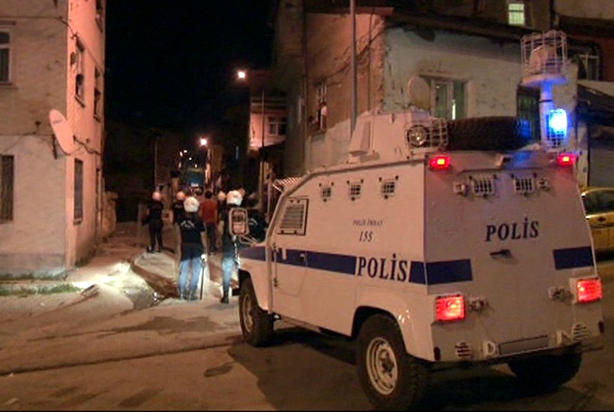 Erzurum\'da İki Aile Arasındaki Kavga Mahalleyi Savaş Alanına Çevirdi