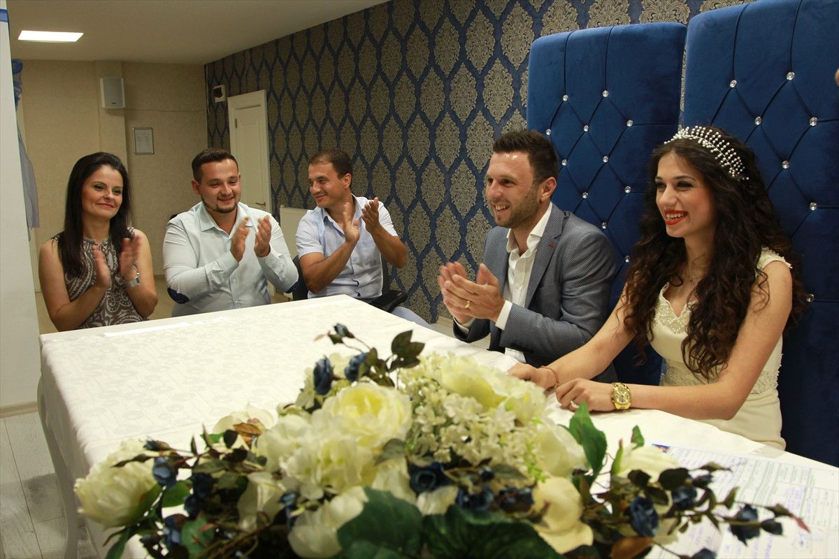 Evlenmek İçin "07.07.2017" Tarihini Seçtiler