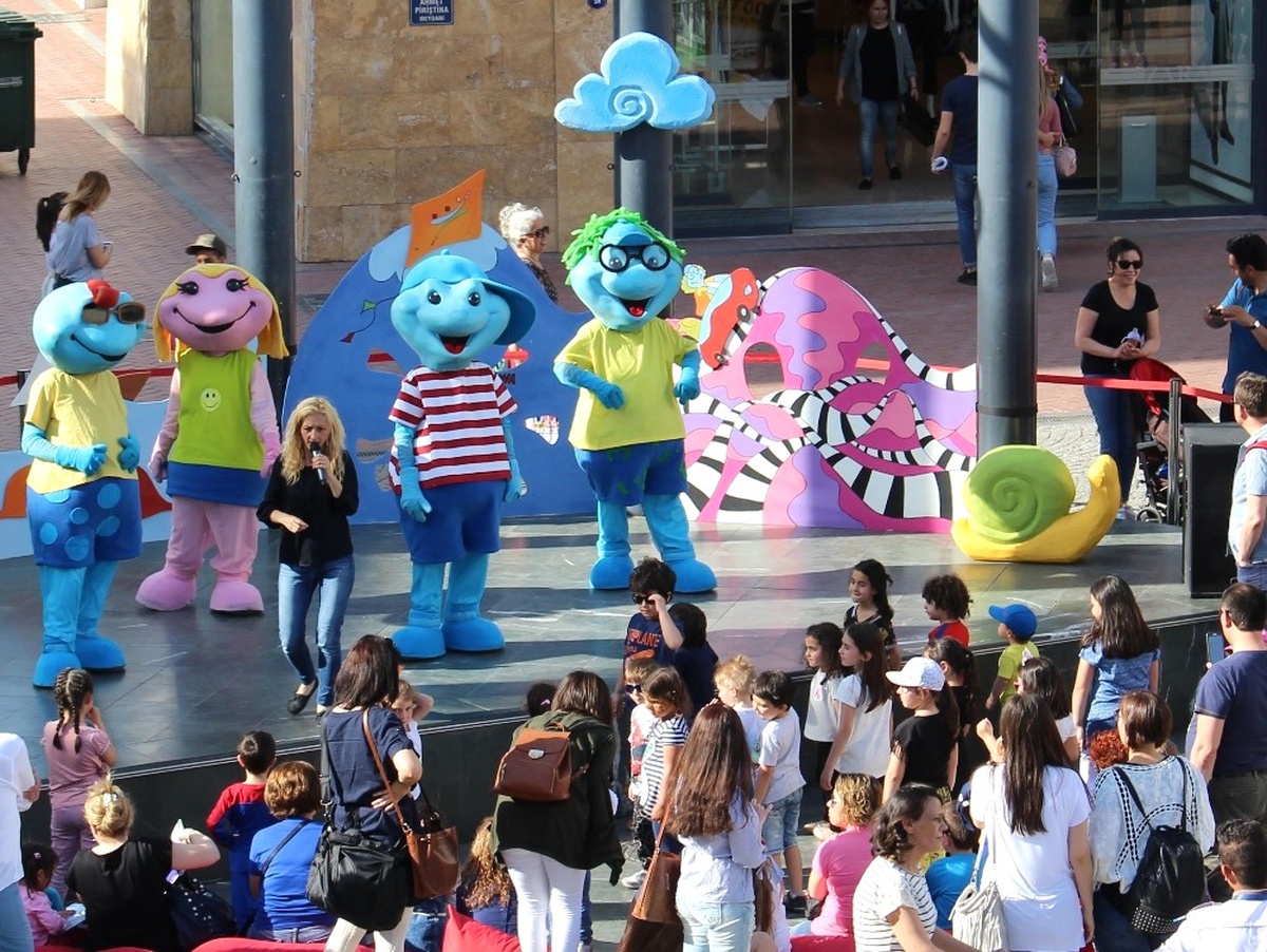 Forum Bornova Çocuk Kulübü \'Yaşasın Arkadaşlık"La Devam Edecek