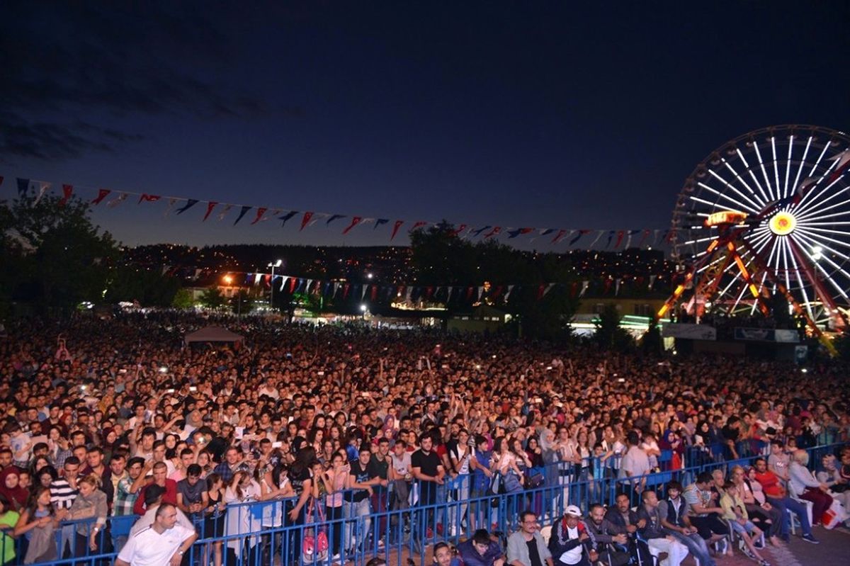 Fuar\'da İrem Derici Rüzgarı