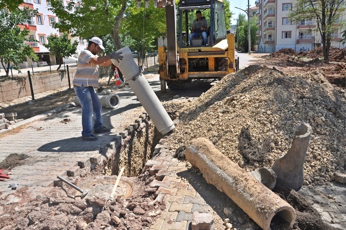 Gölbaşı İlçesinde Kanalizasyon Çalışmaları Aralıksız Sürüyor