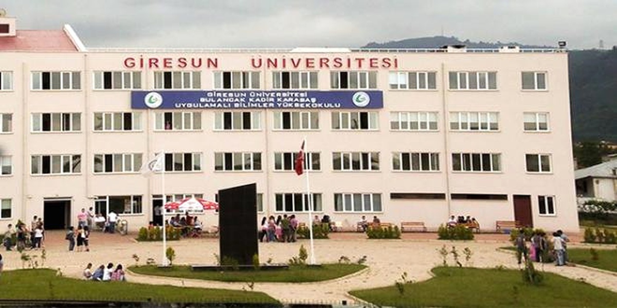 Gü\'nün Akademik ve Bilimsel Başarı Hamlesi Sürüyor