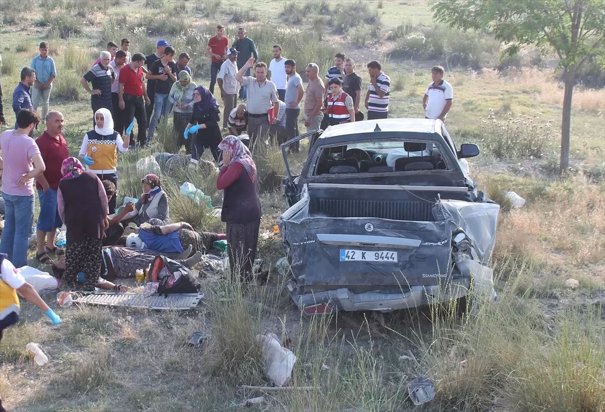 Güncelleme- Tarım İşçilerini Taşıyan Kamyonet Devrildi: 2 Ölü, 8 Yaralı