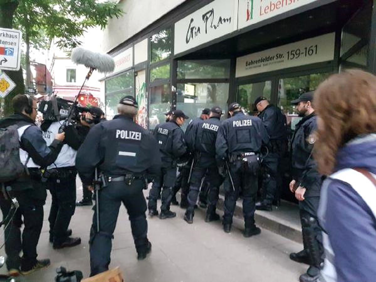 Hamburg\'da G20 Öncesi Trump Protestoları Başladı (2)