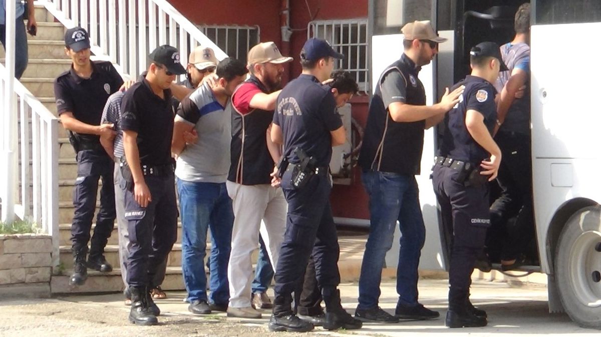 Hatay\'da Yakalanan Canlı Bombalar Adliyeye Sevk Edildi