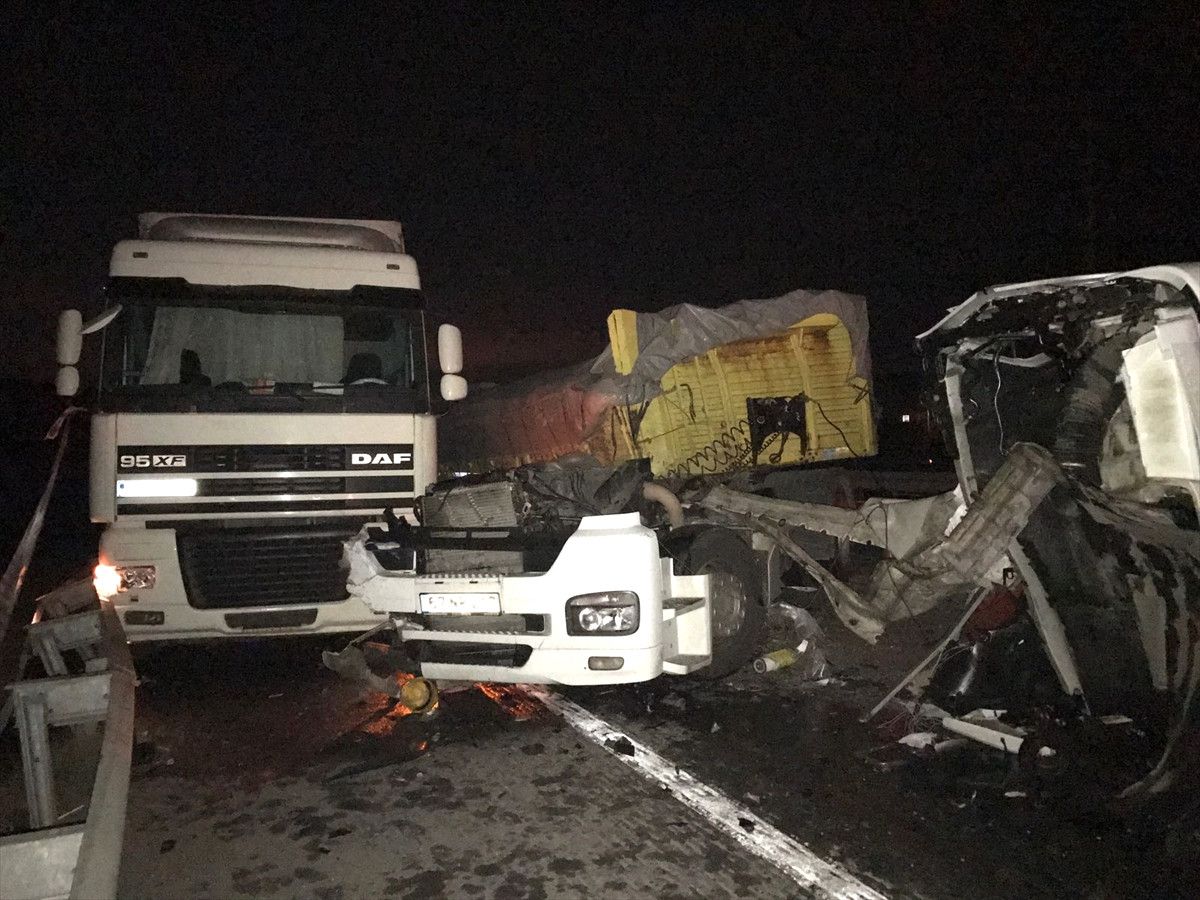 Hendek\'te Trafik Kazası: 1 Yaralı