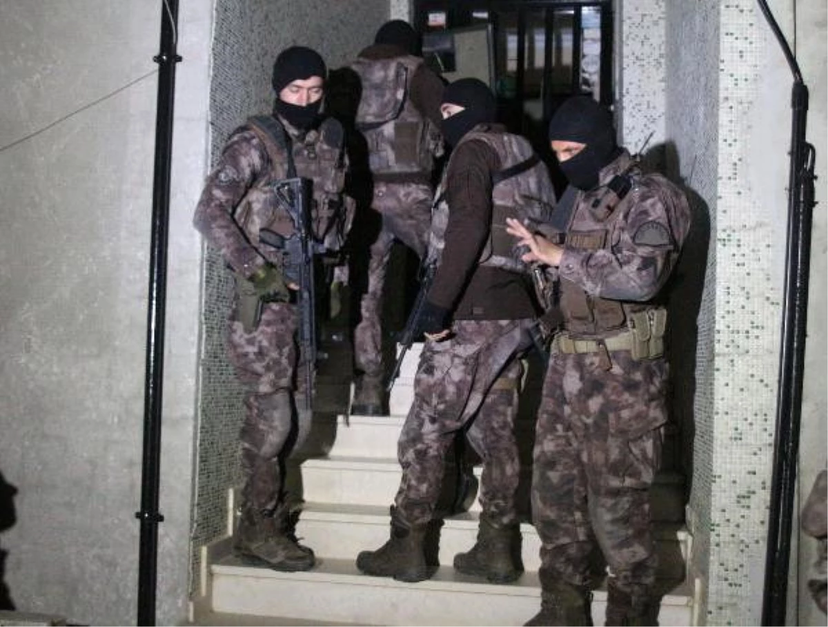 İstanbul\'da Deaş Operasyonu;22\'si Yabancı 29 Kişi Gözaltında