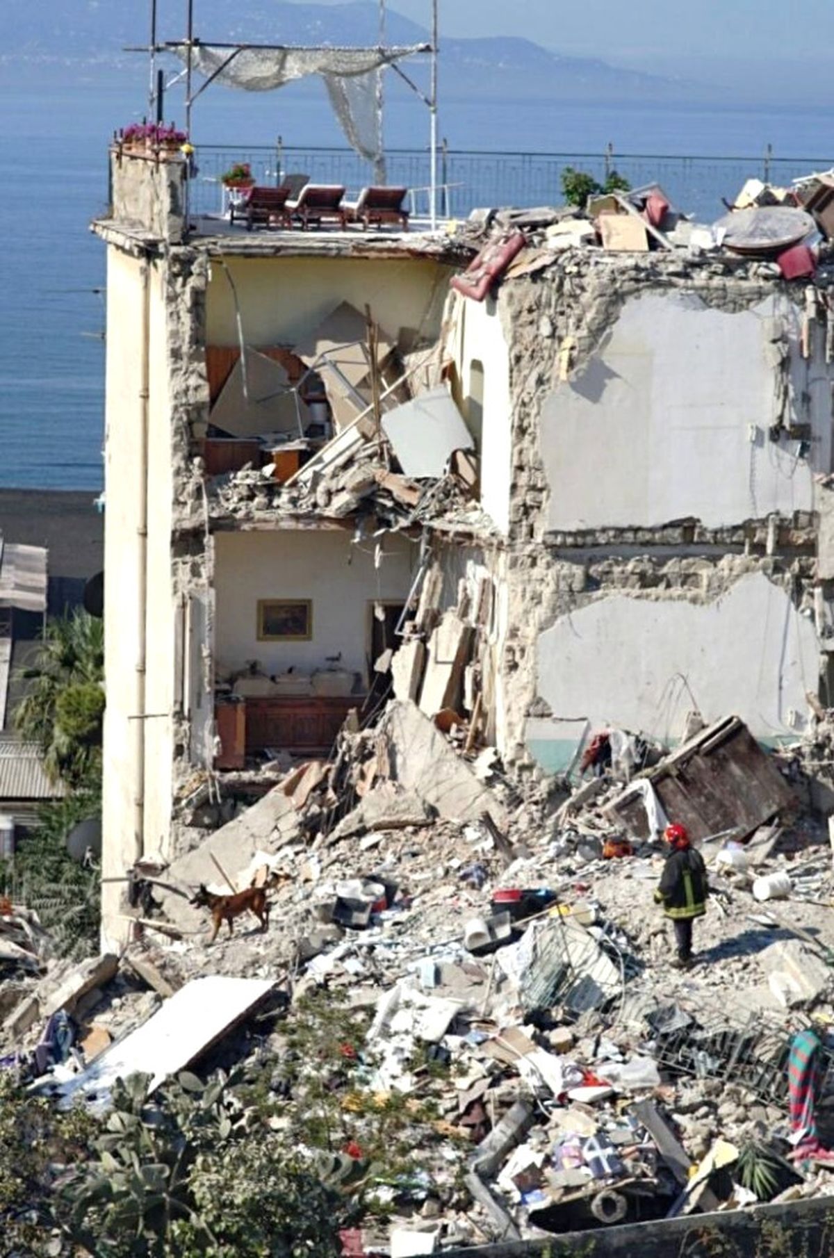 İtalya\'da Apartman Çöktü