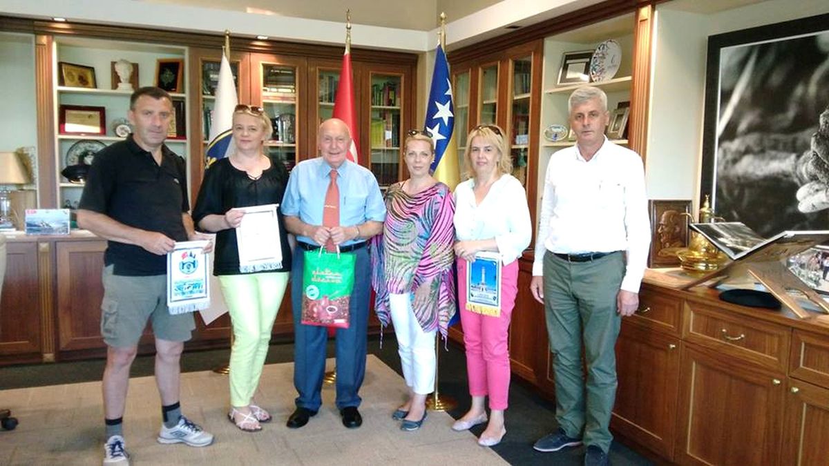 İzmir Bosna Sancak Derneği Visoko Belediyesi Televizyonu\'nu Ağırladı
