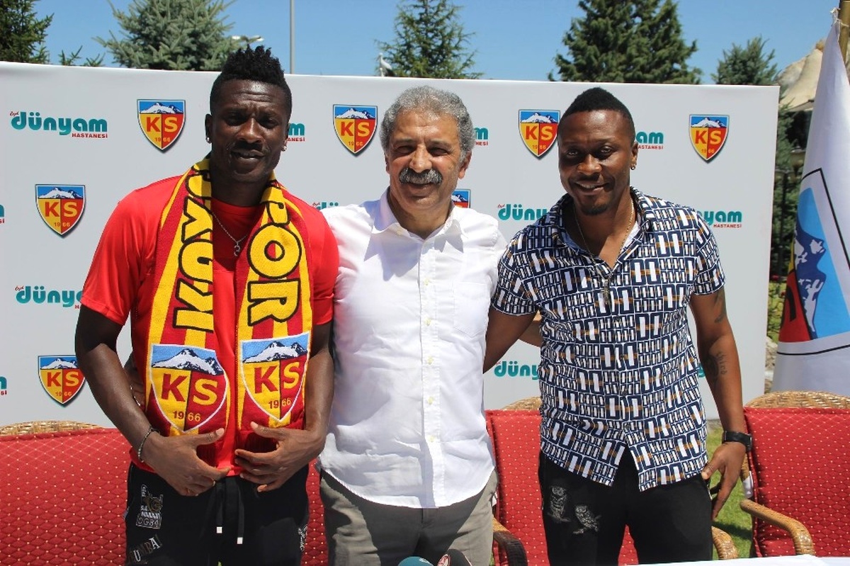 Kayserispor, Asamoah Gyan ile 2+1 Yıllık Sözleşme İmzaladı