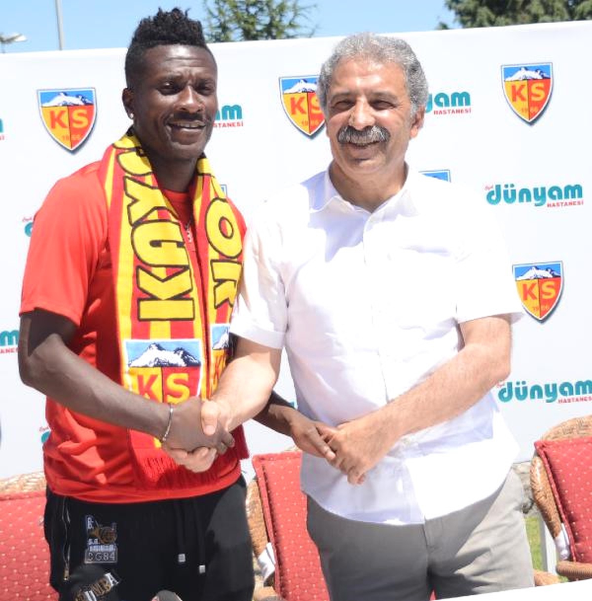 Kayserispor Asamoah Gyan\'la İmzaladı