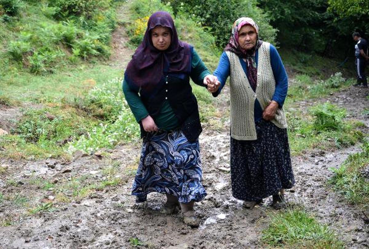 Köyde Oturan 4 Ailenin Yol Çilesi