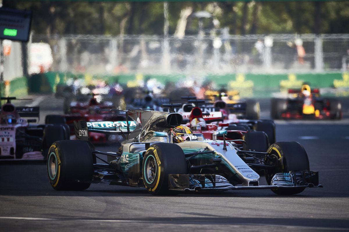 Mercedes Amg Petronas Avurtarya\'da Geleneği Sürdürmek İçin Piste Çıkıyor