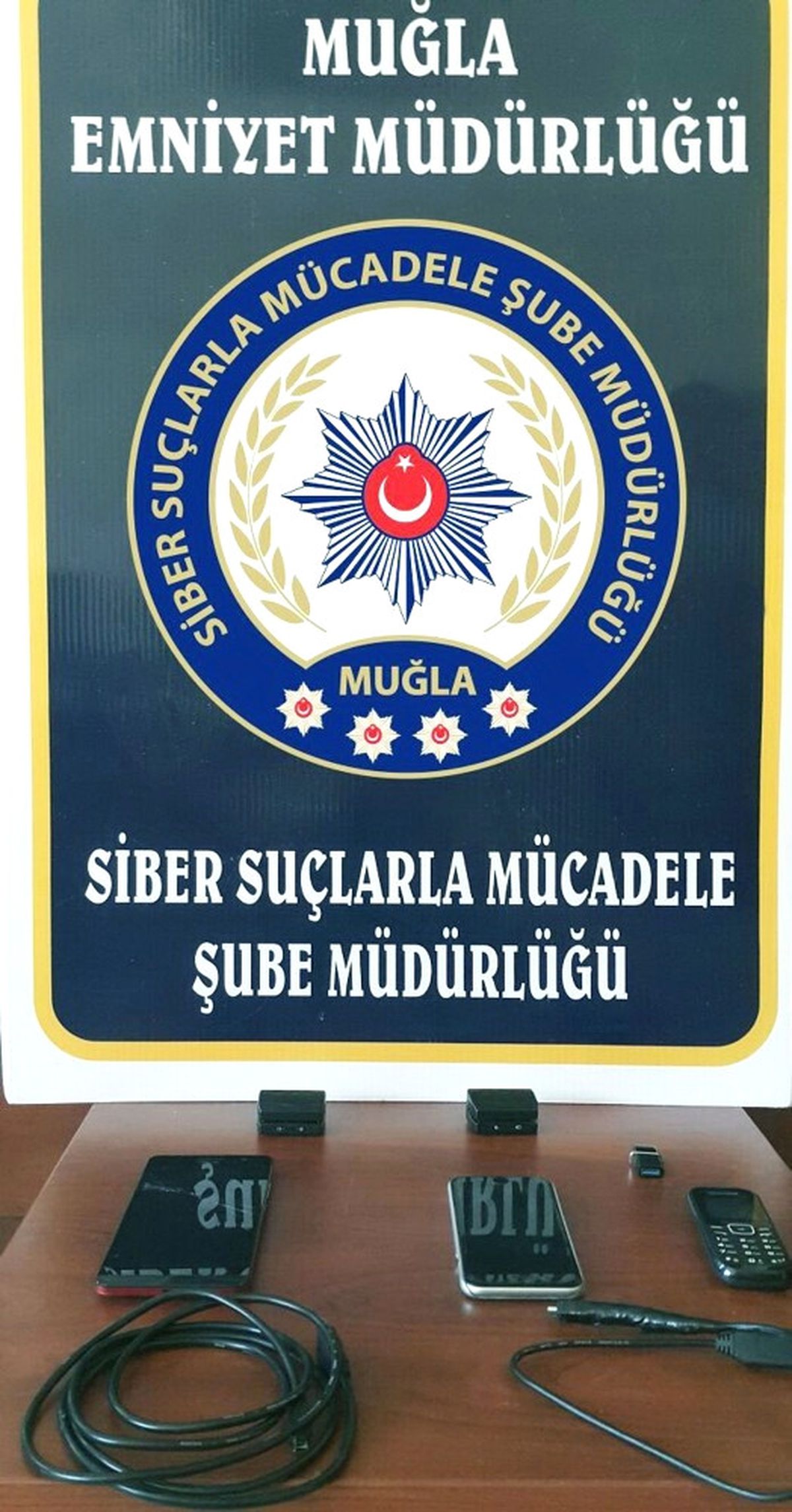Müşterilerin Kartlarını Kopyalayan Garson Bilgileri 100 Liraya Sattı