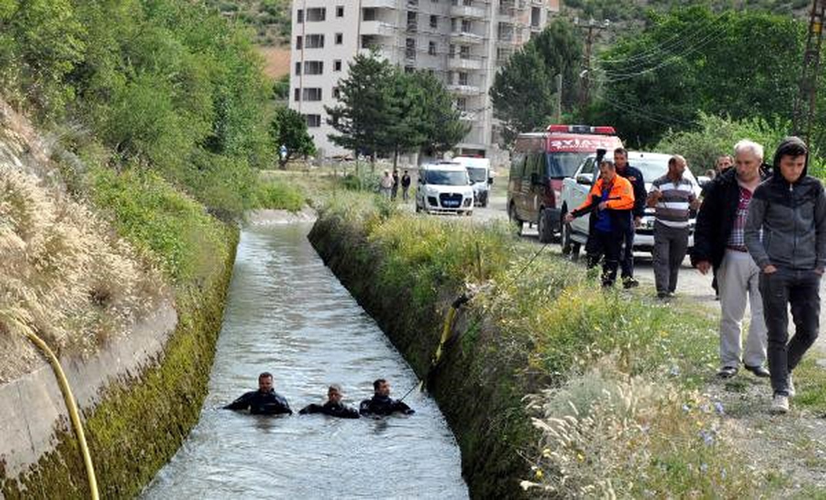 Otomobilin Uçtuğu Sulama Kanalında 1 Kişi Kayıp (2)