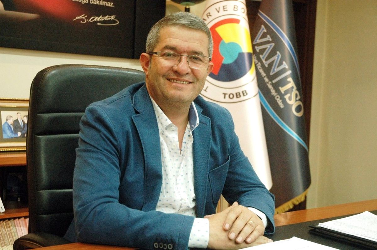 Türkiye İran\'ın Başkentinde Ticaret Merkezi Açacak