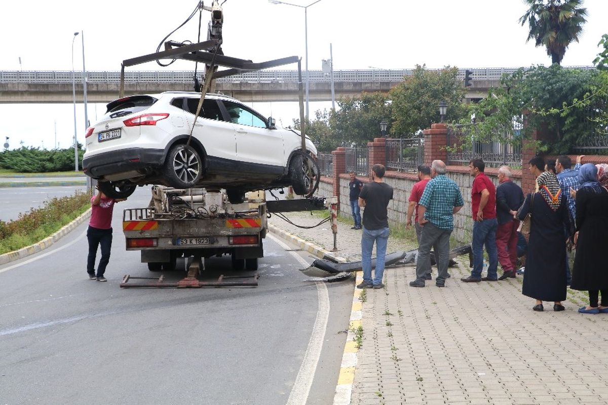 Rize\'de Trafik Kazası: 4 Yaralı