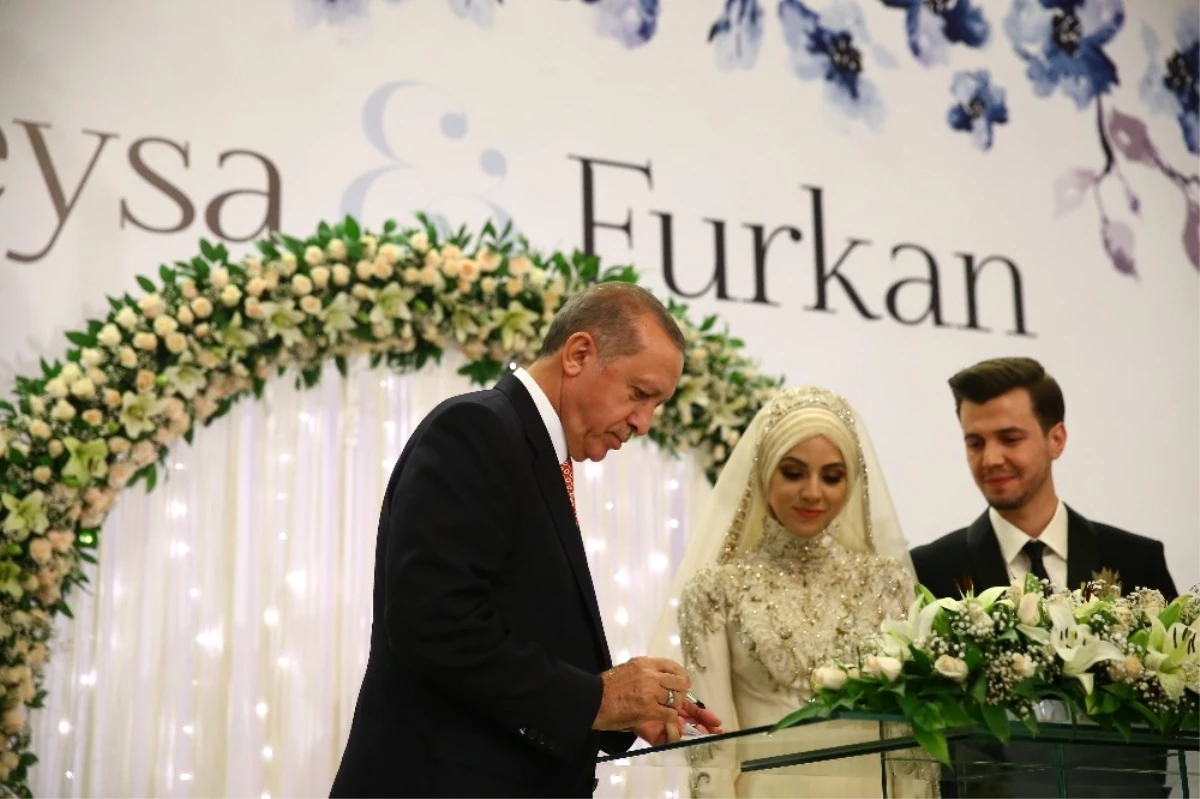 Erdoğan, Sözcüsü Kalın\'ın Kızı Rumeysa\'nın Nikah Şahidi Oldu