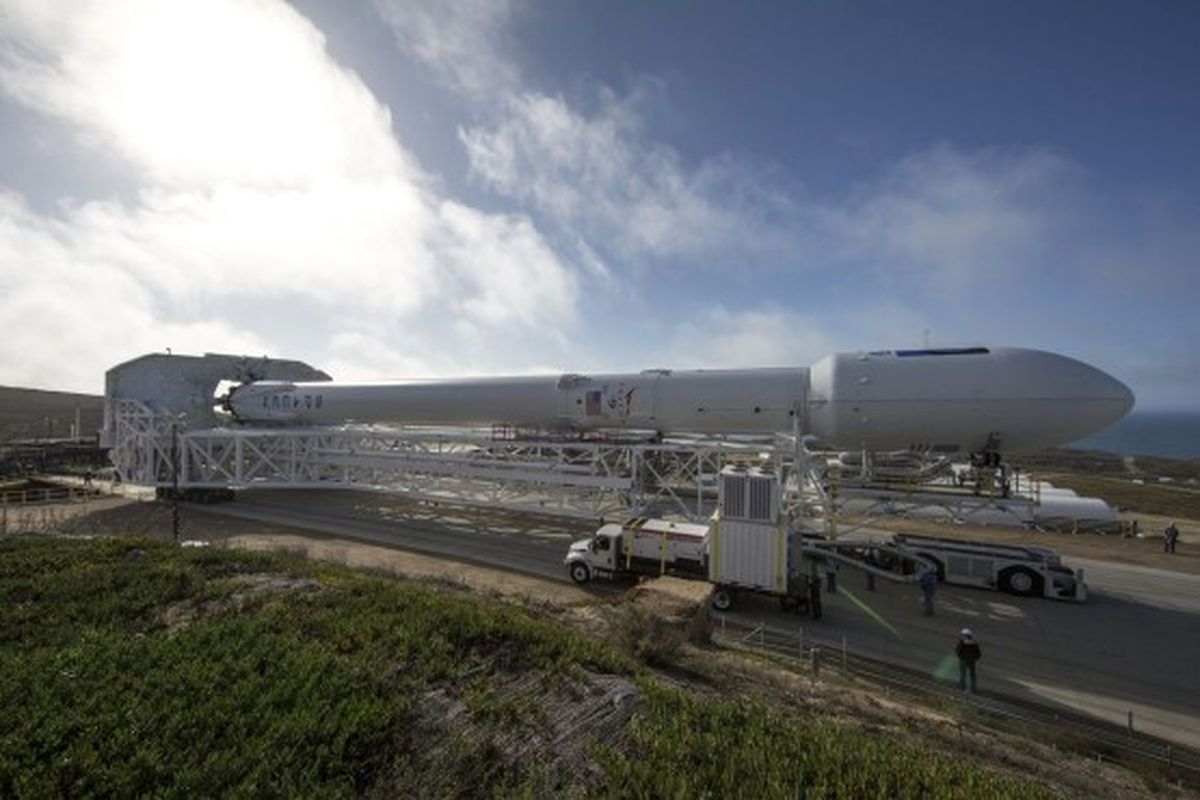 Spacex 3. Roketi Fırlattı