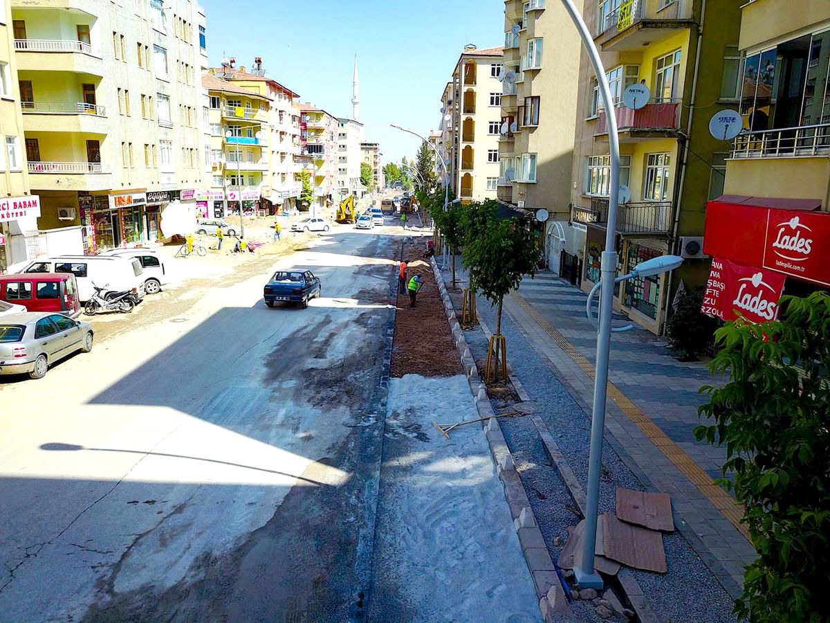 Tevfik Temelli Caddesin\'de Üstyapı Çalışmaları Devam Ediyor