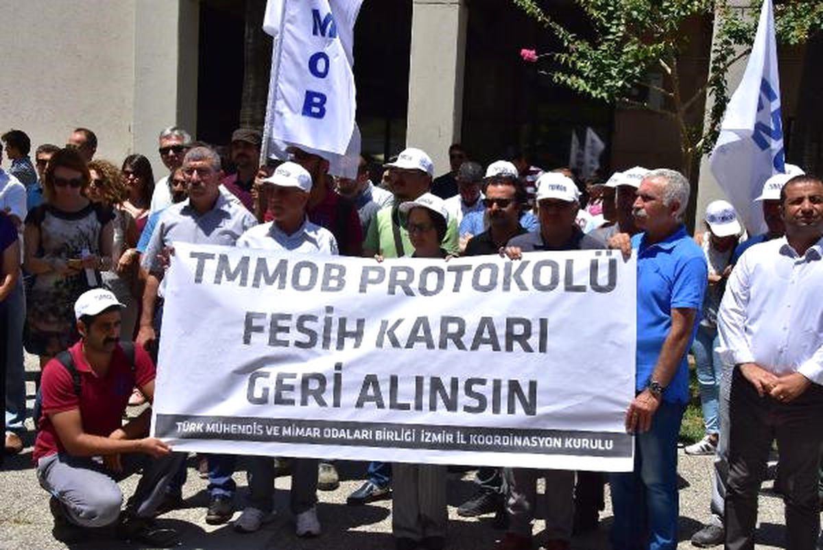 TMMOB\'dan Sgk Önünde Protokol Tepkisi