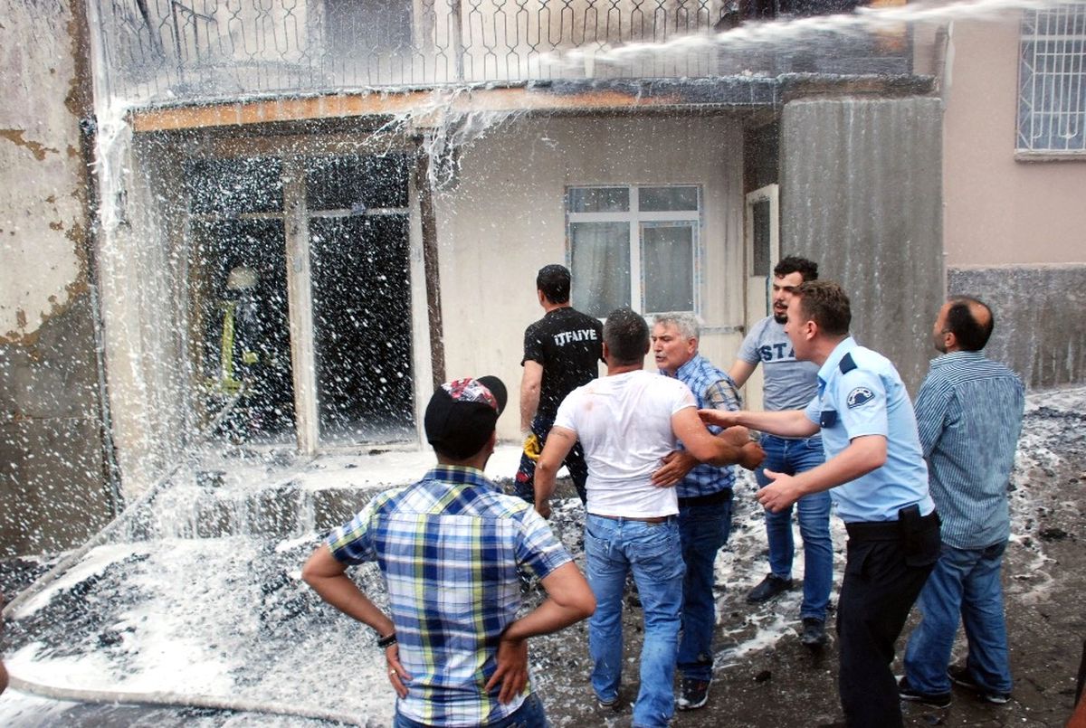 Tokat\'ta Evde Çıkan Yangında 3 Yaşındaki Çocuk Öldü