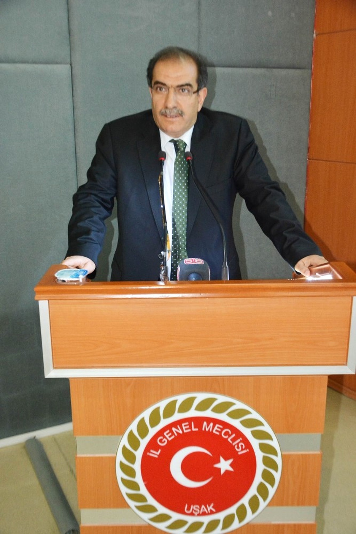 Uşak Valisi Salim Demir; "Ülkemiz, Milletimiz, Devletimiz Bizden Hizmet Bekliyor"