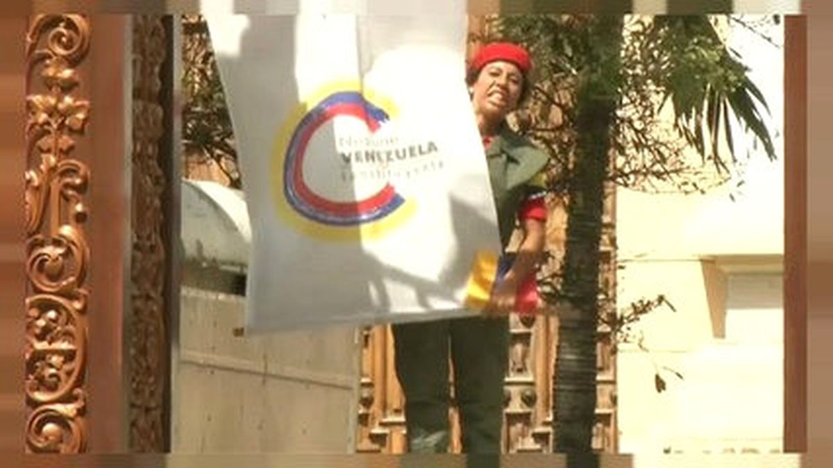 Venezuela\'da Hükümet Yanlıları Meclis\'e Saldırdı
