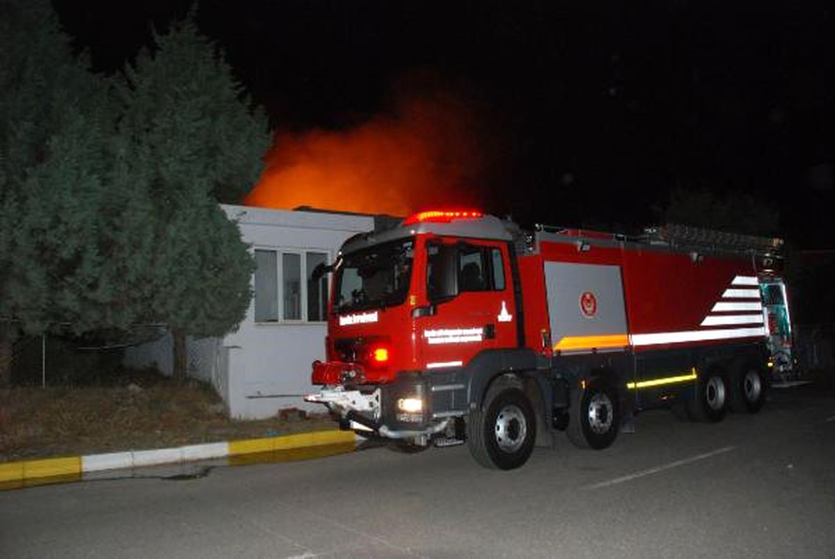 Yumurta Kabı Fabkrikasında Korkutan Yangın