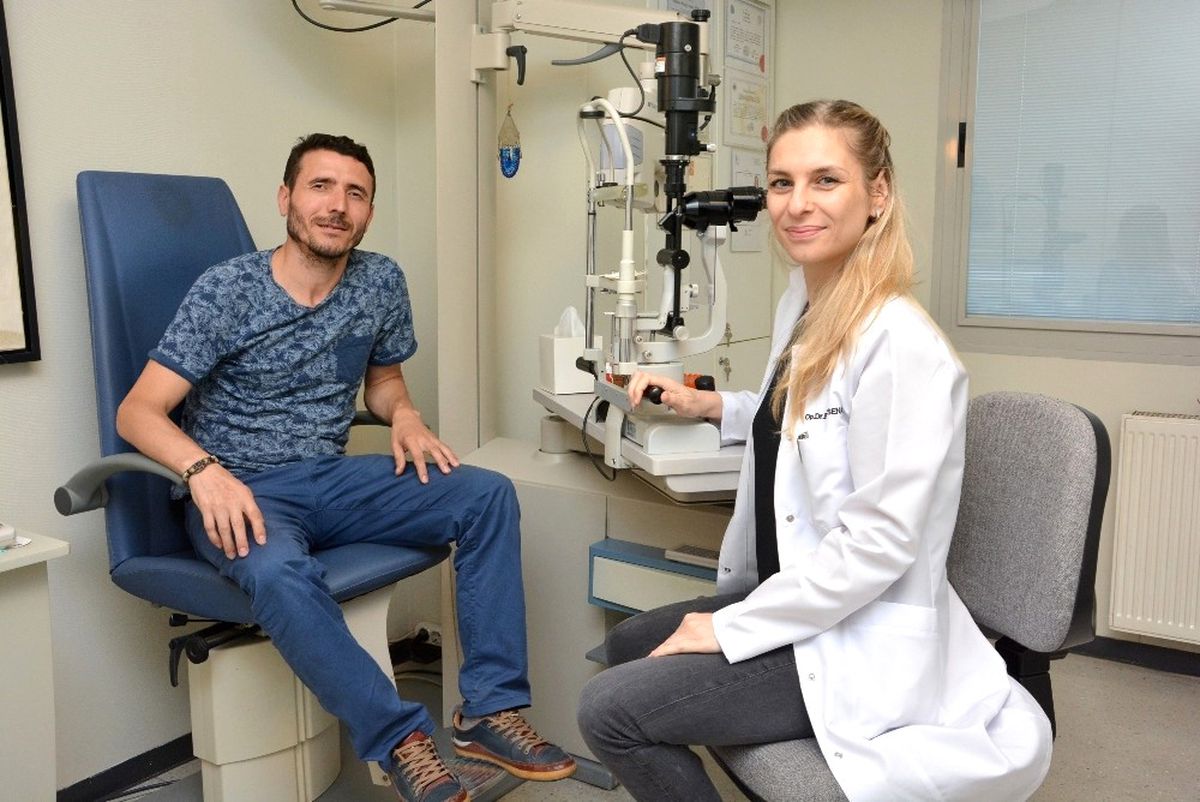 23 Yıl Sonra Gözlükten Kurtuldu