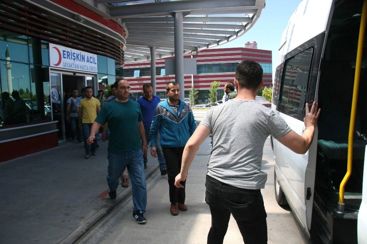 Afyonkarahisar\'da 12 Fetö Şüphelisi Adliyeye Sevk Edildi