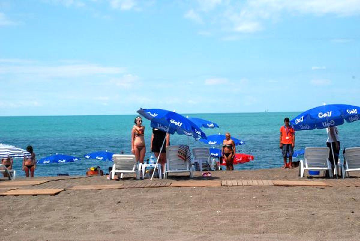 Akçakoca\'da İkinci Plaja Mavi Bayrak