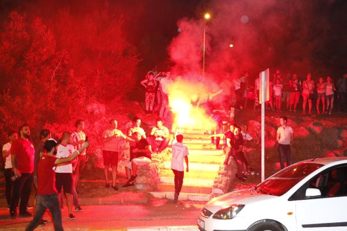 Antalyaspor Günü\'nde Yangın Çıktı, Faciadan Dönüldü