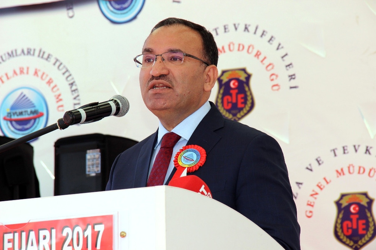 AP Üyelerini Aldatan Raportörlerinin..."