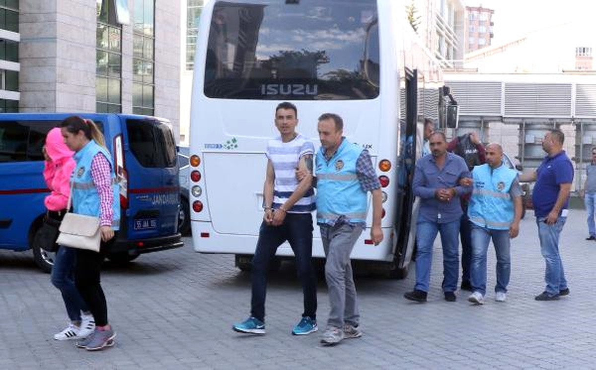 Aranan Kişilere Şafak Operasyonu: 35 Kişi Gözaltında