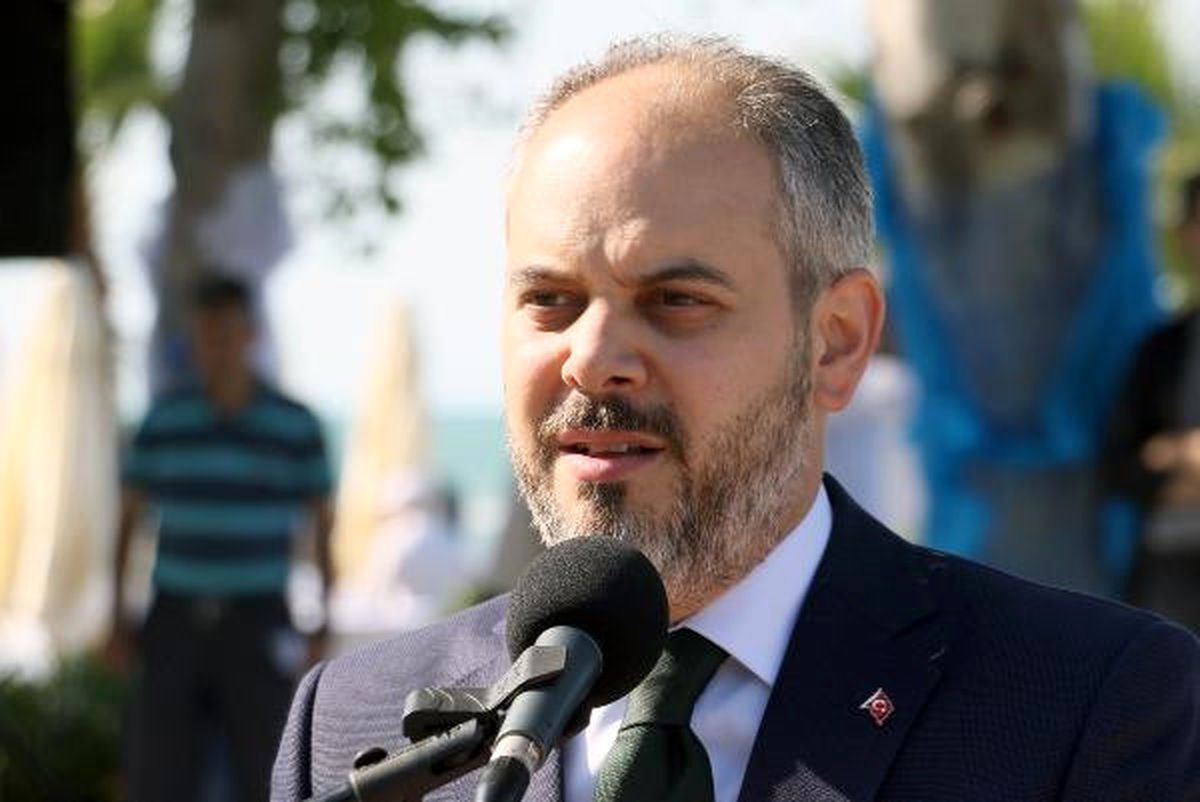 Bakan Kılıç\'ı Samsun\'da Maskot \'Çakır\' Karşıladı (2)