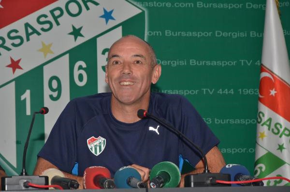 Bursaspor Teknik Direktörü Le Guen: "Beşiktaş ve Fenerbahçe\'yle Yarışamayız"