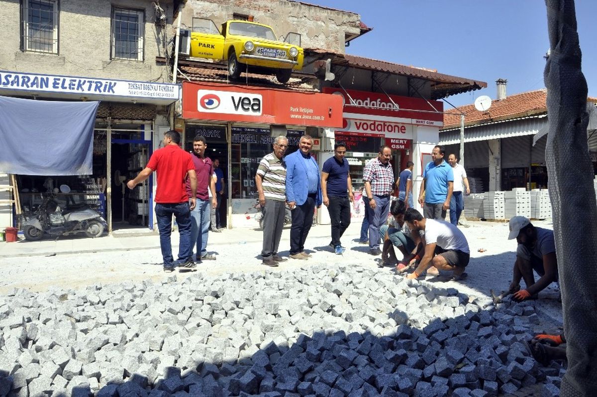 Büyükşehir Akhisar\'da Değişimi Yaşatıyor