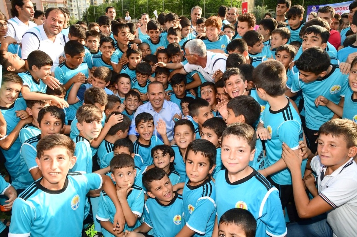 Büyükşehir Yaz Futbol Okulları Açıldı