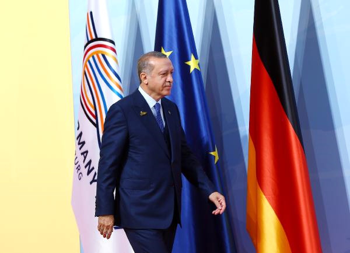 Cumhurbaşkanı Erdoğan\'ı G-20 Zirvesinde Merkel Tarafından Karşılandı